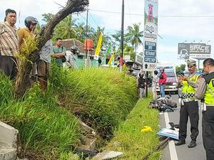 Nabrak Rambu Lalu Masuk Selokan, Pemotor Tewas di Sedayu Bantul