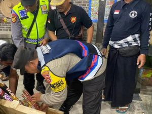 Polsek Nusa Penida Sisir Toko Penjual Petasan, Seluruh Dagangan Diangkut