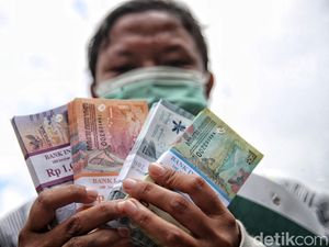 Hukum Menukar Uang untuk THR, Boleh Nggak Ya? Hukum Menukar Uang untuk THR, Boleh Nggak Ya?