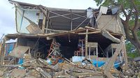 Potret Rumah-rumah Warga Hancur Diterjang Gelombang Tinggi di Kupang