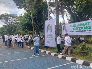 Loyalis Mulai Putihkan Lapas Sukamiskin Jelang Bebasnya Anas Urbaningrum Loyalis Mulai Putihkan Lapas Sukamiskin Jelang Bebasnya Anas Urbaningrum