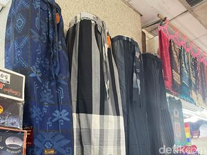 Ini Jenis Sarung yang Paling Banyak Dicari di Tanah Abang Ini Jenis Sarung yang Paling Banyak Dicari di Tanah Abang