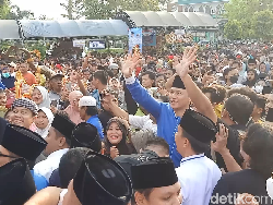 Ngabuburit di Pamekasan, AHY Sampaikan Salam SBY untuk Warga Madura