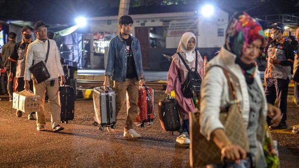 Begini Suasana Stasiun Kiaracondong yang Mulai Ramai Pemudik