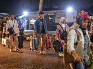 Begini Suasana Stasiun Kiaracondong yang Mulai Ramai Pemudik