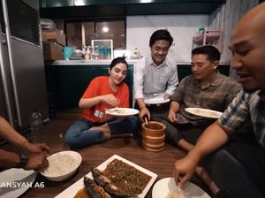 Makan Bareng Karyawan di Rumah, Ashanty Dikritik Jorok Makan Bareng Karyawan di Rumah, Ashanty Dikritik Jorok