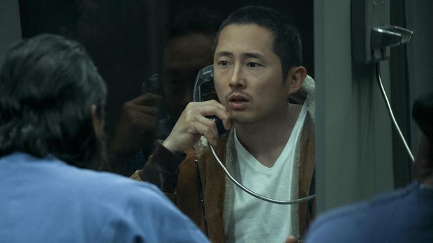 Beef. (L to R) Ali Wong as Amy, Steven Yeun as Danny in episode 110 of Beef. Cr. Andrew Cooper/Netflix © 2023
