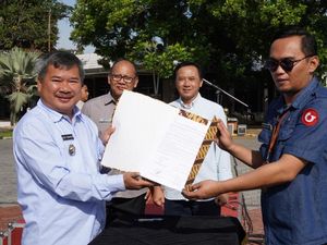 Bupati Garut Lantik 3 PNS Pengelola Barang/Jasa di Lingkungan Pemkab