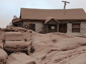 Erupsi, Begini Penampakan Tebalnya Abu Vulkanik Gunung Shiveluch Rusia