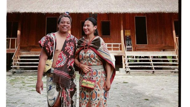Indah Permatasari dan Arie Kriting