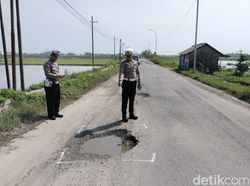 Hati-hati! Jalur Pantura Tuban Masih Banyak Berlubang Jelang Lebaran 2023