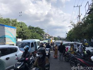 Lalin di Jalan Blauran-Tugu Pahlawan Macet Imbas Demo Mahasiswa