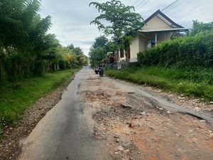 Jalan Kabupaten di Lelateng 3 Tahun Rusak Parah, Banyak Korban Jalan Kabupaten di Lelateng 3 Tahun Rusak Parah, Banyak Korban