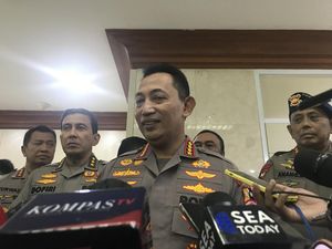 Kapolri Minta Kabareskrim-Kadiv Propam Tangani Masalah Wanita Histeris di DPR Kapolri Minta Kabareskrim-Kadiv Propam Tangani Masalah Wanita Histeris di DPR