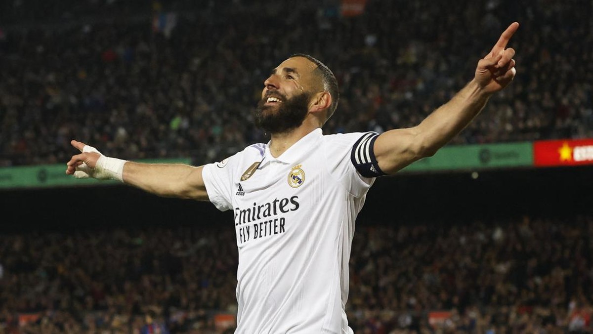 Karim Benzema resmi meninggalkan Real Madrid setelah 14 tahun. (Foto: REUTERS/ALBERT GEA)