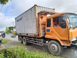 2 Wanita di Kalsel Tewas Terlindas Truk Kontainer Jalan Mundur di Tanjakan
