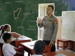 Kompol Irawan Setyono Bantu Warga Desa Pelosok Paser Lewat Polisi Mengabdi