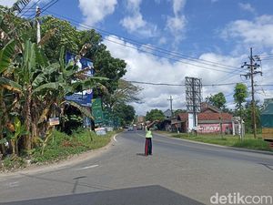 Polisi Buru Pengendara Ninja yang Arogan Pukul Pak Ogah di Blitar Polisi Buru Pengendara Ninja yang Arogan Pukul Pak Ogah di Blitar