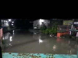 Remaja di Surabaya Hanyut Terseret Arus Sungai Simo Hilir