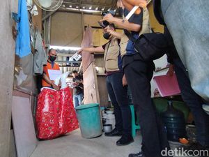 Dituntut 12 Tahun, Pelaku Kasus Mayat Dalam Tas Gresik Cuma Divonis 9 Bulan Dituntut 12 Tahun, Pelaku Kasus Mayat Dalam Tas Gresik Cuma Divonis 9 Bulan