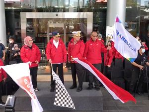 Menhub Lepas Tim Liputan Pantauan Arus Mudik Transmedia Menhub Lepas Tim Liputan Pantauan Arus Mudik Transmedia