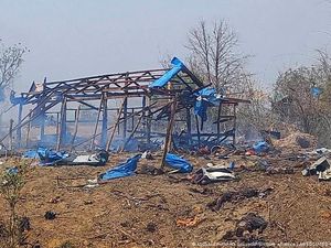 Militer Myanmar Benarkan Serangan Udara Mematikan di Desa Terpencil Militer Myanmar Benarkan Serangan Udara Mematikan di Desa Terpencil