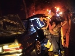 Mobil Sedan Hangus Terbakar di Jalan Sendangwungu Blora