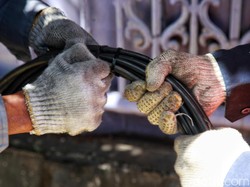 Kabel Semrawut Terbakar di Gambir, PLN Buka Suara