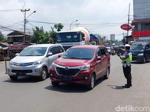 Polisi Berjaga 24 Jam di 9 Pos Mudik Jalur Arteri KBB-Cimahi