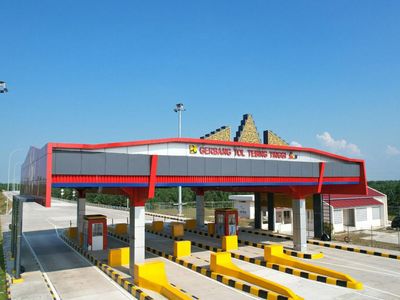 Potret Tol Kuala Tanjung-Parapat yang Dibuka Gratis Saat Mudik Lebaran