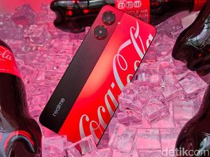 Menggenggam Realme 10 Pro 5G Coca-Cola Edition Harga Rp 5 Juta Menggenggam Realme 10 Pro 5G Coca-Cola Edition Harga Rp 5 Juta
