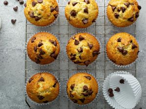 Resep Muffin Chocolate Chip, Lembut Manis untuk Buka Puasa Resep Muffin Chocolate Chip, Lembut Manis untuk Buka Puasa