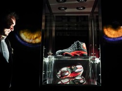 Sepatu Pebasket Michael Jordan di Final NBA Tahun 1998 Terjual Rp 33 M
