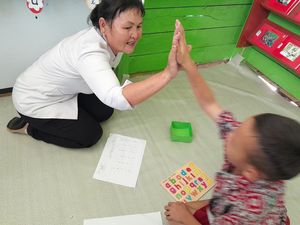 Jelang Pensiun, Guru Ini Kembali Belajar Demi Mengajar Pakai Kurikulum Merdeka