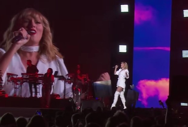 Taylor Swift menyanyikan lagu London Boy/Foto: YouTube/Capital FM