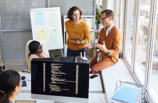 Adanya Program Pengembangan Diri. Foto freepik.com: seventyfour