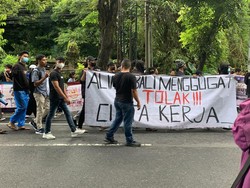 Mahasiswa Demo Kecam UU Ciptaker, Ancam Gelar Aksi Lebih Besar