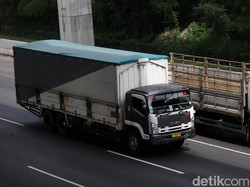 Ingat! Mobil Angkutan Barang Dilarang Lewat Jalan Ini Saat Libur Panjang