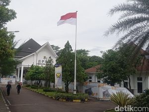 Bendera Indonesia Rawing di DPRD Cianjur Akhirnya Diganti Bendera Indonesia Rawing di DPRD Cianjur Akhirnya Diganti