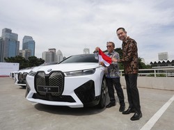 Mobil Listrik BMW iX Jadi Kendaraan Pemimpin Negara KTT ASEAN 2023 di Labuan Bajo