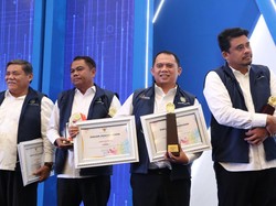 Hadiri Musrenbang, Bupati Labuhanbatu Terima 3 Penghargaan