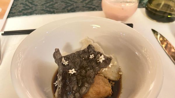 Di Resto Ini Bisa Berbuka dengan Empal Gentong dan Puding Lezat