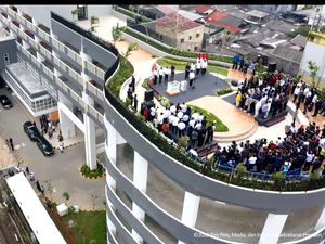 Jokowi Minta Hunian Nempel Transportasi Umum Diperbanyak di Kota yang Macet Jokowi Minta Hunian Nempel Transportasi Umum Diperbanyak di Kota yang Macet