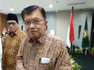 JK Kena COVID-19, Aksa Mahmud Ungkap Kondisinya JK Kena COVID-19, Aksa Mahmud Ungkap Kondisinya