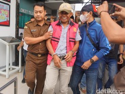 Kades Lolawang Mojokerto yang Korupsi Rp 1 M Akhirnya Dijemput Paksa