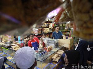 Bisnis Kue Kering Laris Manis Jelang Lebaran