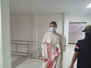 Imigrasi Segera Deportasi WN Rusia yang Pose Bugil di Pohon Sakral Bali Imigrasi Segera Deportasi WN Rusia yang Pose Bugil di Pohon Sakral Bali