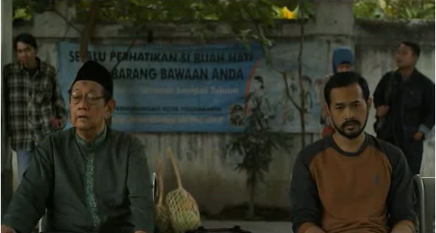 Mencari Hilal. /Foto: YouTube.com/AS7. Mencari Hilal. /Foto: YouTube.com/AS7.