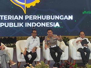 Kakorlantas Ingatkan Bahaya Mudik Naik Motor Sambil Bawa Anak Kakorlantas Ingatkan Bahaya Mudik Naik Motor Sambil Bawa Anak