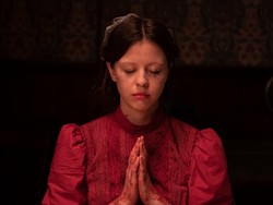 Sosok Mia Goth Sang Ratu Horor yang Kini Gabung MCU